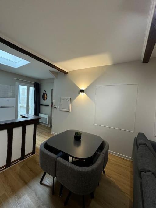 Appartement Charmant Hypercentre Avec Patio Prive Et Parking Orléans Extérieur photo
