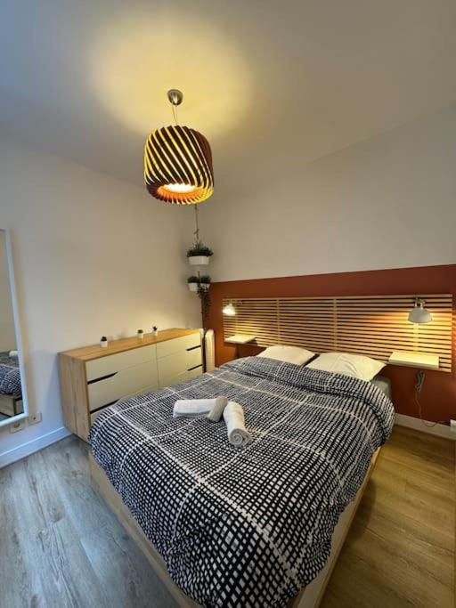 Appartement Charmant Hypercentre Avec Patio Prive Et Parking Orléans Extérieur photo